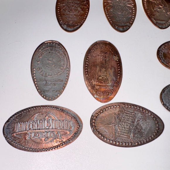 Universal Studios The Souvenir Pressed Penny Collector Booklet Limited Edition - Picture 11 of 15